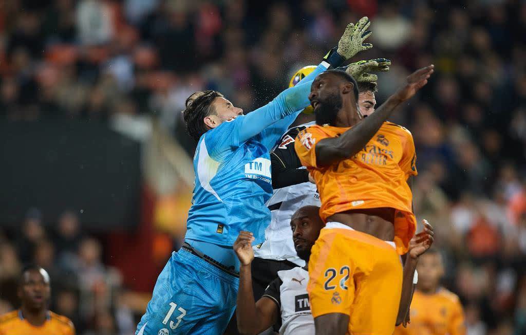 马德里竞技遗憾出局，黑夜打击