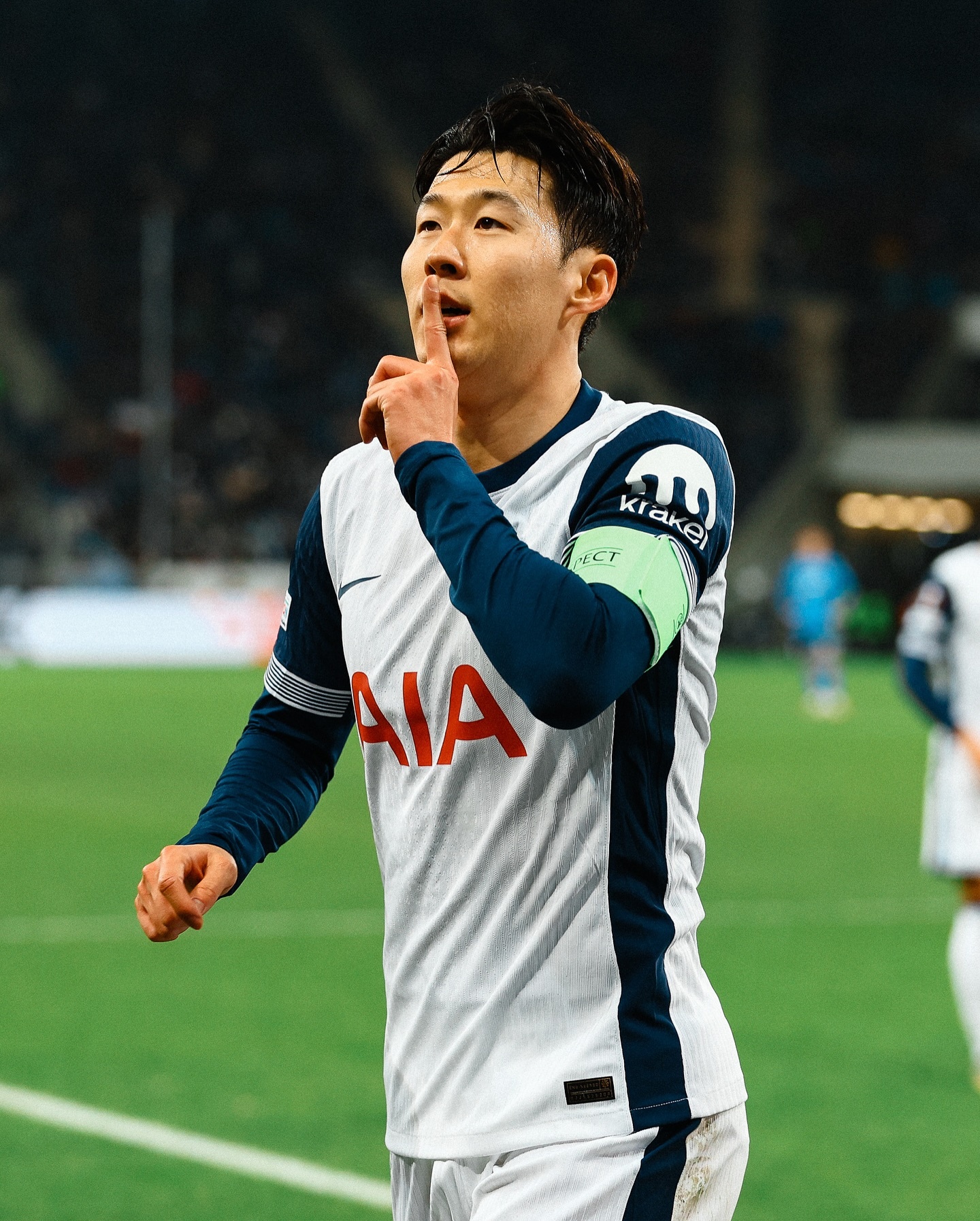 孙兴慜头球破门+点球绝杀，C罗遭遇联赛三连败的简单介绍