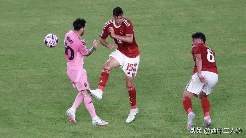 战术奏效！梅西双翼齐飞压制莱比锡整场无力还手！的简单介绍